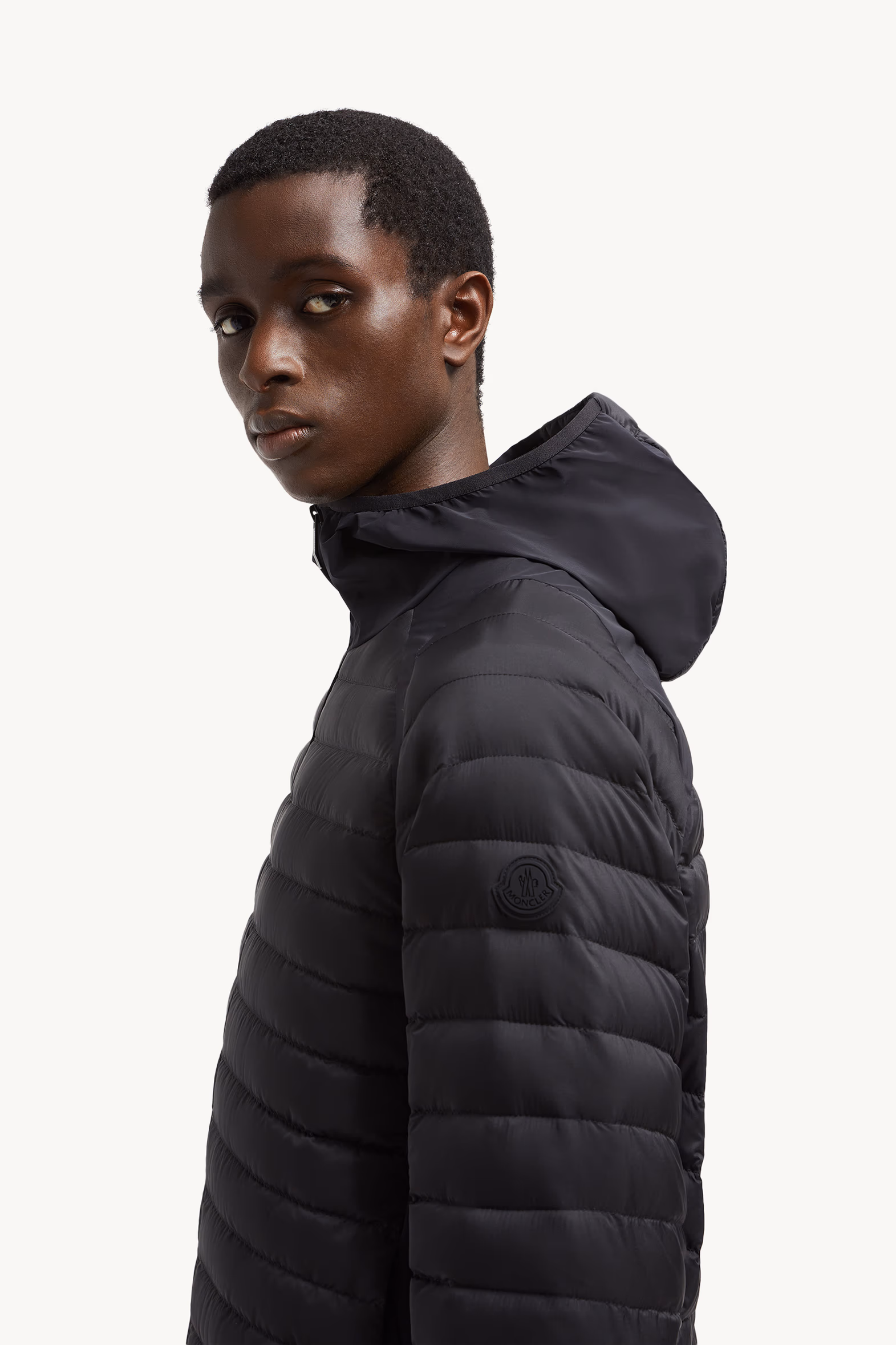 Plumífero corto con capucha Galbert Hombre Negro Moncler 4